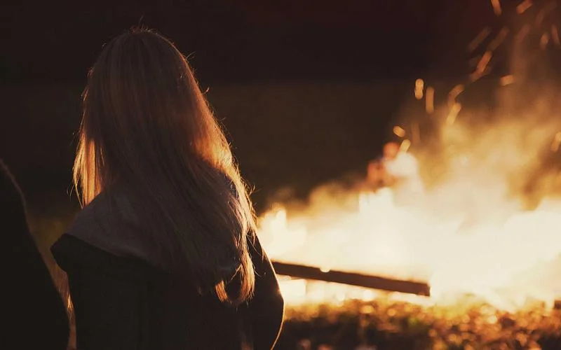 Come iniziare la giornata con acqua e limone senza rovinare lo stomaco